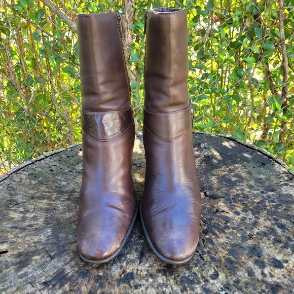 Women Vintage Leather Brown Ankle Boots By Etienne Aigner Size 7M/Women Designer - Picture 3 of 8